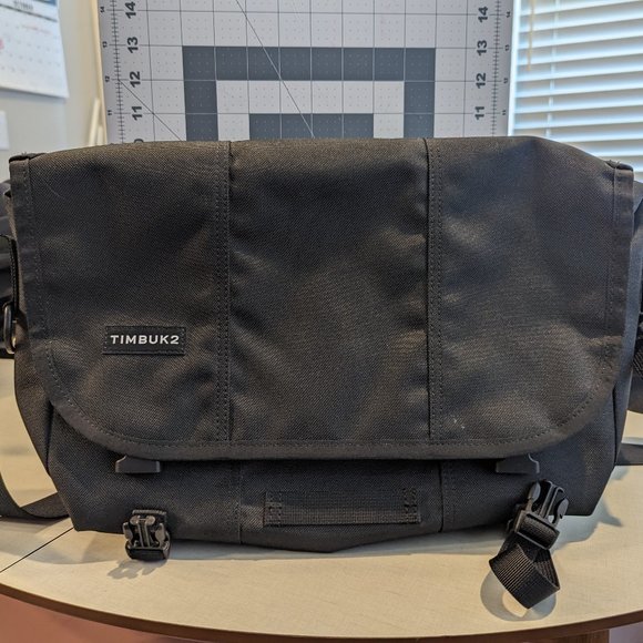 Timbuk2 Classic Messenger Bag Medium - Picture 1 of 4